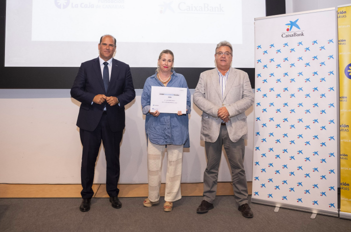 Acto entrega Convenio  entre Fundación La Caja de Canarias – CaixaBank y la entidad Salud Mental AFAES